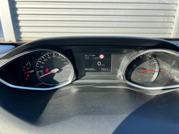 Photo 12 du bon plan PEUGEOT 308 1.2 PureTech 130ch E6.c S&S Tech Edition 6cv occasion à 9490 €