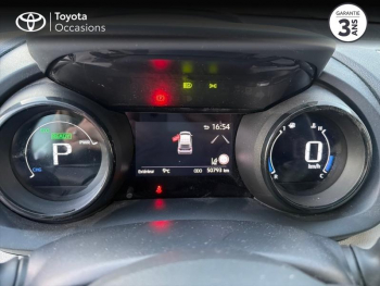Photo 14 du bon plan TOYOTA Yaris 116h Iconic 5p occasion à 18490 €