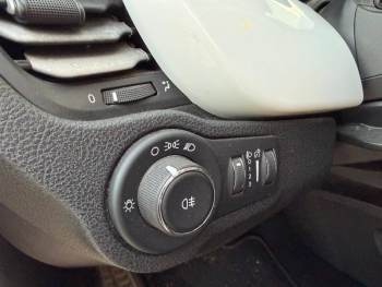 Photo 19 du bon plan FIAT 500X 1.0 FireFly Turbo T3 120ch Cross occasion à 12900 €