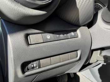 Photo 18 du bon plan NISSAN Juke 1.6 Hybrid 143ch Tekna 2023.5 occasion à 22900 €