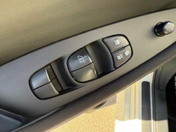 Photo 9 du bon plan NISSAN Leaf 150ch 40kWh Acenta 21 occasion à 12900 €