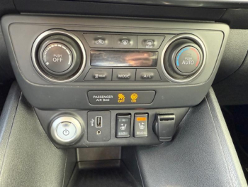 Photo 17 du bon plan NISSAN Leaf 150ch 40kWh Acenta 21.5 occasion à 12900 €