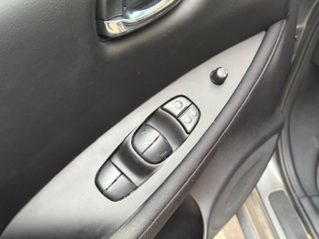 Photo 11 du bon plan NISSAN Leaf 150ch 40kWh Acenta 21.5 occasion à 13900 €