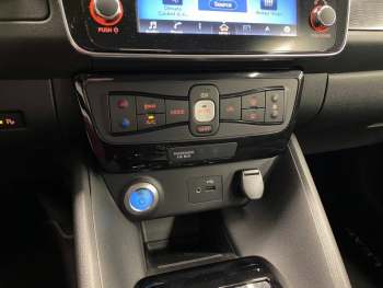 Photo 11 du bon plan NISSAN Leaf 150ch 40kWh Acenta 21.5 occasion à 17980 €