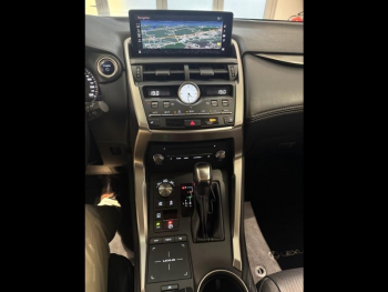 Photo 17 du bon plan LEXUS NX 300h 4WD Luxe  MY20 occasion à 29450 €