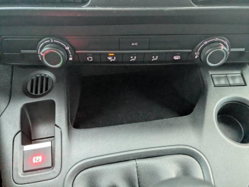 Photo 19 du bon plan CITROEN Berlingo Van VUL M 650kg BlueHDi 100 S&S Club BVM5 occasion à 13460 €