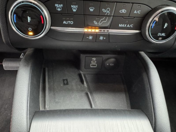 Photo 21 du bon plan FORD Kuga 2.5 Duratec 190ch FHEV E85 ST-Line BVA occasion à 27500 €