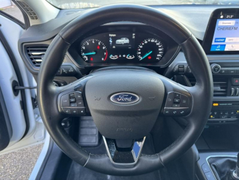 Photo 18 du bon plan FORD Focus 1.0 Flexifuel mHEV 125ch Titanium Style occasion à 17950 €