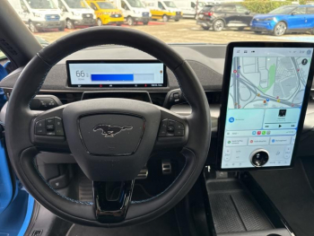 Photo 20 du bon plan FORD Mustang Mach-E 351ch Extended Range 99kWh AWD 9cv occasion à 28990 €