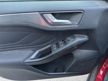 Photo 14 du bon plan FORD Focus SW 1.0 Flexifuel mHEV 125ch Titanium X Business Powershift occasion à 23390 €