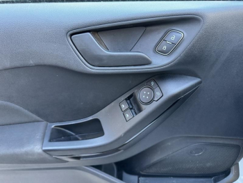 Photo 14 du bon plan FORD Fiesta 1.1 75ch Cool & Connect 5p occasion à 12950 €