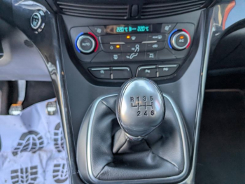 Photo 18 du bon plan FORD Kuga 1.5 Flexifuel-E85 150ch Stop&Start ST-Line 170g 4x2 Euro6.2 occasion à 15990 €