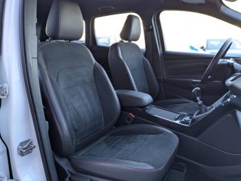 Photo 21 du bon plan FORD Kuga 1.5 Flexifuel-E85 150ch Stop&Start ST-Line 170g 4x2 Euro6.2 occasion à 15990 €