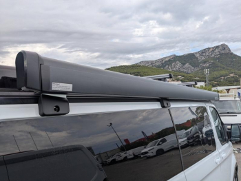 Photo 27 du bon plan FORD Transit CustomNugget 340 L2H1 2.0 EcoBlue 150ch Active BVA6 occasion à 60990 €