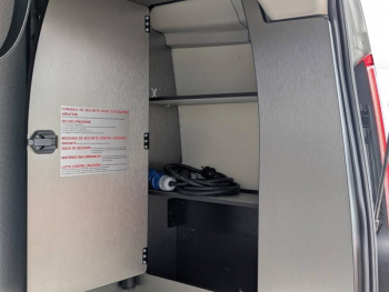 Photo 32 du bon plan FORD Transit CustomNugget 340 L2H1 2.0 EcoBlue 150ch Active BVA6 occasion à 60990 €