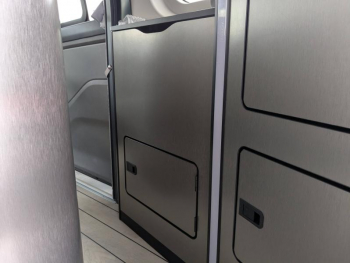 Photo 36 du bon plan FORD Transit CustomNugget 340 L2H1 2.0 EcoBlue 150ch Active BVA6 occasion à 60990 €