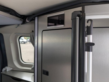 Photo 38 du bon plan FORD Transit CustomNugget 340 L2H1 2.0 EcoBlue 150ch Active BVA6 occasion à 60990 €