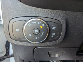 Photo 13 du bon plan FORD Fiesta 1.0 Flexifuel 95ch Cool & Connect 5p occasion à 14450 €