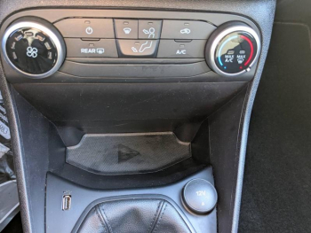 Photo 18 du bon plan FORD Fiesta 1.0 Flexifuel 95ch Cool & Connect 5p occasion à 14450 €