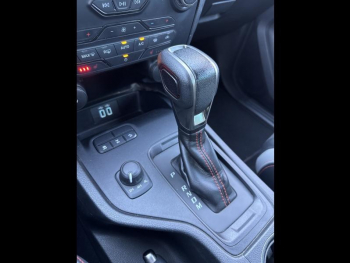 Photo 16 du bon plan FORD Ranger VUL 2.0 TDCi 213ch Double Cabine Raptor Special Edition BVA10 occasion à 49950 €