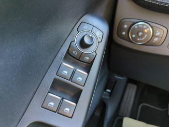 Photo 14 du bon plan FORD Puma 1.0 EcoBoost 125ch mHEV ST-Line Vignale 6cv occasion à 19900 €