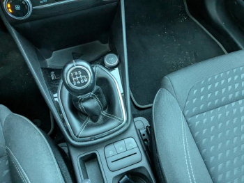 Photo 14 du bon plan FORD Fiesta 1.0 EcoBoost 100ch Stop&Start Titanium 5p occasion à 9990 €