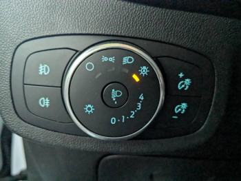 Photo 20 du bon plan FORD Fiesta 1.1 85ch Cool & Connect 5p Euro6.2 occasion à 11390 €