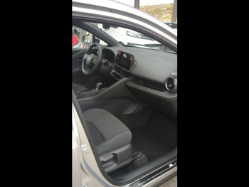 Photo 17 du bon plan TOYOTA C-HR 2.0 Hybride Rechargeable 225ch Design MY25 occasion à 36990 €