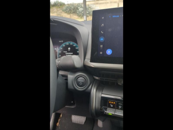 Photo 35 du bon plan TOYOTA C-HR 2.0 Hybride Rechargeable 225ch Design MY25 occasion à 36990 €