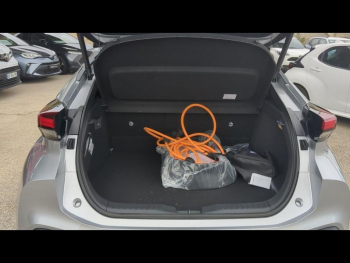 Photo 37 du bon plan TOYOTA C-HR 2.0 Hybride Rechargeable 225ch Design MY25 occasion à 36990 €