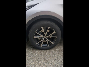 Photo 41 du bon plan TOYOTA C-HR 2.0 Hybride Rechargeable 225ch Design MY25 occasion à 36990 €