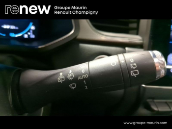 Photo 21 du bon plan RENAULT Captur 1.6 E-Tech Plug-in 160ch Intens occasion à 16990 €