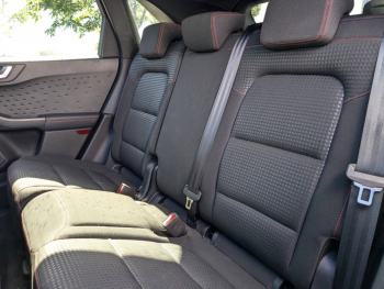 Photo 18 du bon plan FORD Kuga 2.5 Duratec 190ch FHEV ST-Line BVA occasion à 25900 €