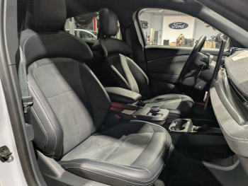 Photo 15 du bon plan FORD Mustang Mach-E Extended Range 99kWh 487ch GT AWD occasion à 49990 €