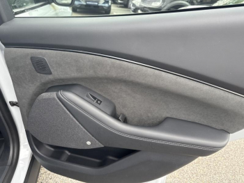 Photo 17 du bon plan FORD Mustang Mach-E Extended Range 99kWh 487ch GT AWD occasion à 49990 €