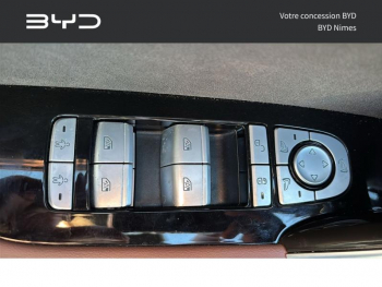 Photo 35 du bon plan BYD Tang 517ch - 86 kWh Flagship (Red) occasion à 43990 €