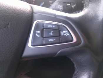 Photo 17 du bon plan FORD Focus 1.5 TDCi 120ch Stop&Start Titanium occasion à 12900 €