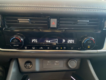 Photo 14 du bon plan NISSAN X-Trail e-4orce 213ch N-Connecta 7 places occasion à 32990 €