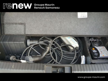 Photo 10 du bon plan RENAULT Captur 1.6 E-Tech hybride rechargeable 160ch Initiale Paris -21B occasion à 20400 €