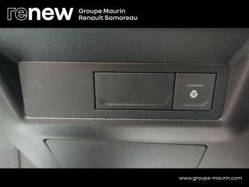 Photo 23 du bon plan RENAULT Captur 1.6 E-Tech hybride rechargeable 160ch Initiale Paris -21B occasion à 20400 €