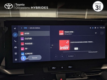 Photo 15 du bon plan TOYOTA C-HR 1.8 Hybride 140ch Design Pack Confort occasion à 30490 €