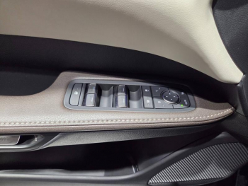 Photo 12 du bon plan LEXUS RX 450h+ Luxe 4WD MY25 occasion à 79900 €