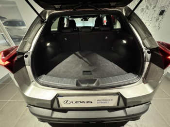 Photo 6 du bon plan LEXUS UX 300h F SPORT Design 2WD occasion à 31900 €