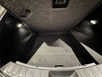 Photo 7 du bon plan LEXUS UX 300h F SPORT Design 2WD occasion à 31900 €