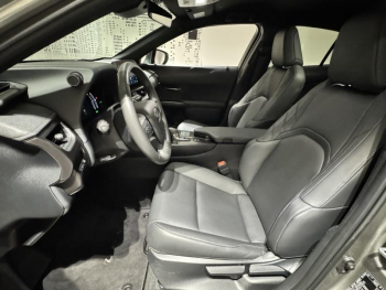 Photo 11 du bon plan LEXUS UX 300h F SPORT Design 2WD occasion à 31900 €