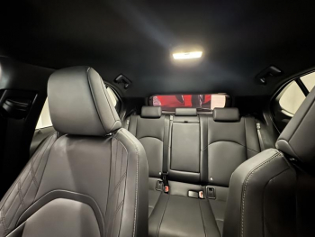 Photo 17 du bon plan LEXUS UX 300h F SPORT Design 2WD occasion à 31900 €