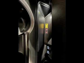 Photo 22 du bon plan LEXUS UX 300h F SPORT Design 2WD occasion à 31900 €