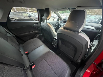 Photo 11 du bon plan RENAULT Captur 1.6 E-Tech hybride rechargeable 160ch Intens -21 occasion à 17990 €