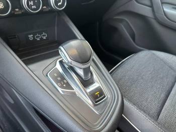 Photo 14 du bon plan RENAULT Captur 1.6 E-Tech hybride rechargeable 160ch Intens -21 occasion à 17990 €