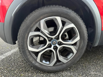 Photo 19 du bon plan RENAULT Captur 1.6 E-Tech hybride rechargeable 160ch Intens -21 occasion à 17990 €